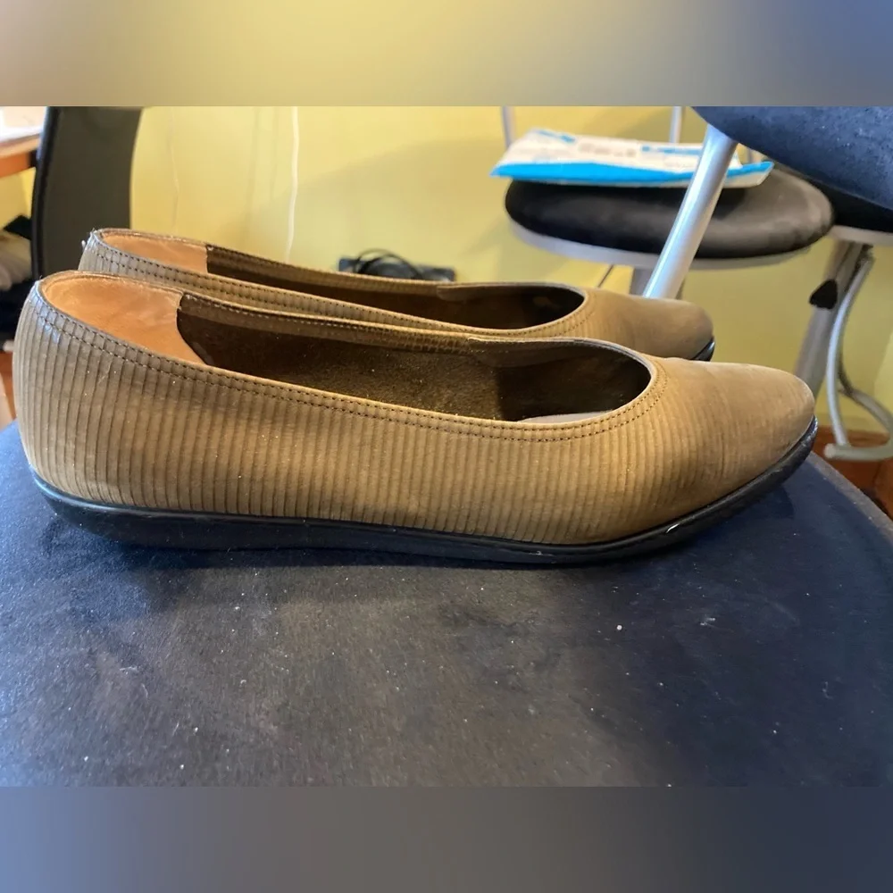 Salvatore Ferragamo Vintage Slip-ons 9.5 Brown Suede